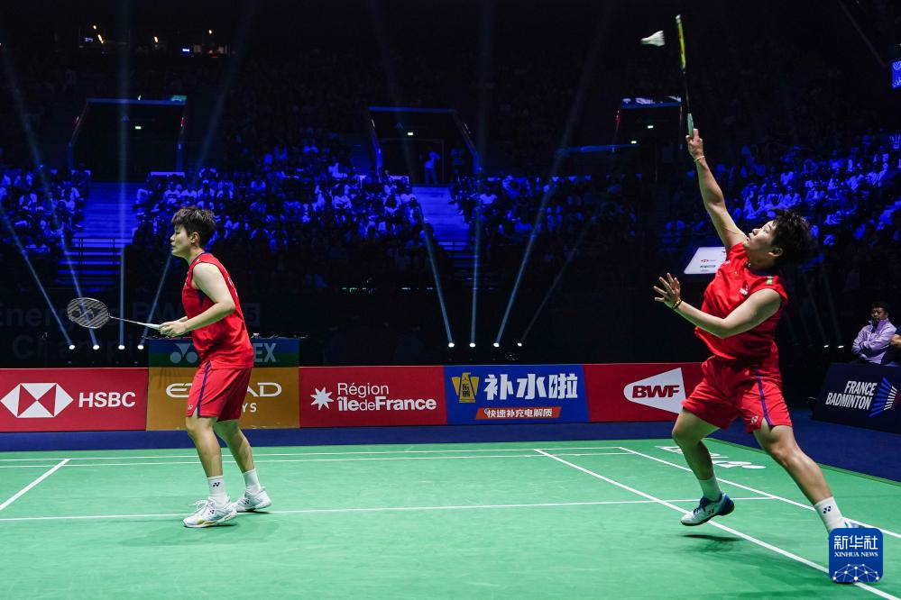 球迷们的讨 球迷们的讨